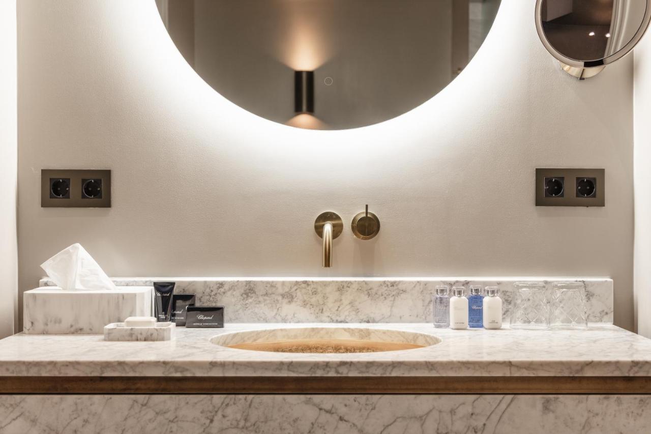 Hotel 717 Amsterdam Bagian luar foto Bathroom