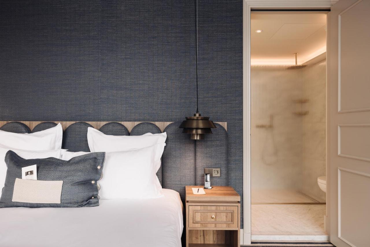 Hotel 717 Amsterdam Bagian luar foto A bedroom at the hotel